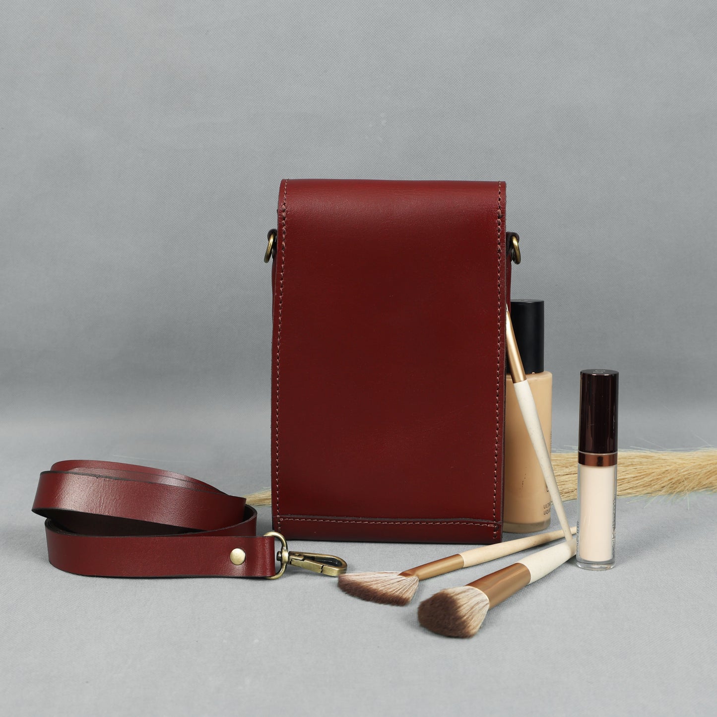 Brown Leather Mobile Pouch with Detachable Sling  Stylish & Functional Crossbody Case.LA-1428