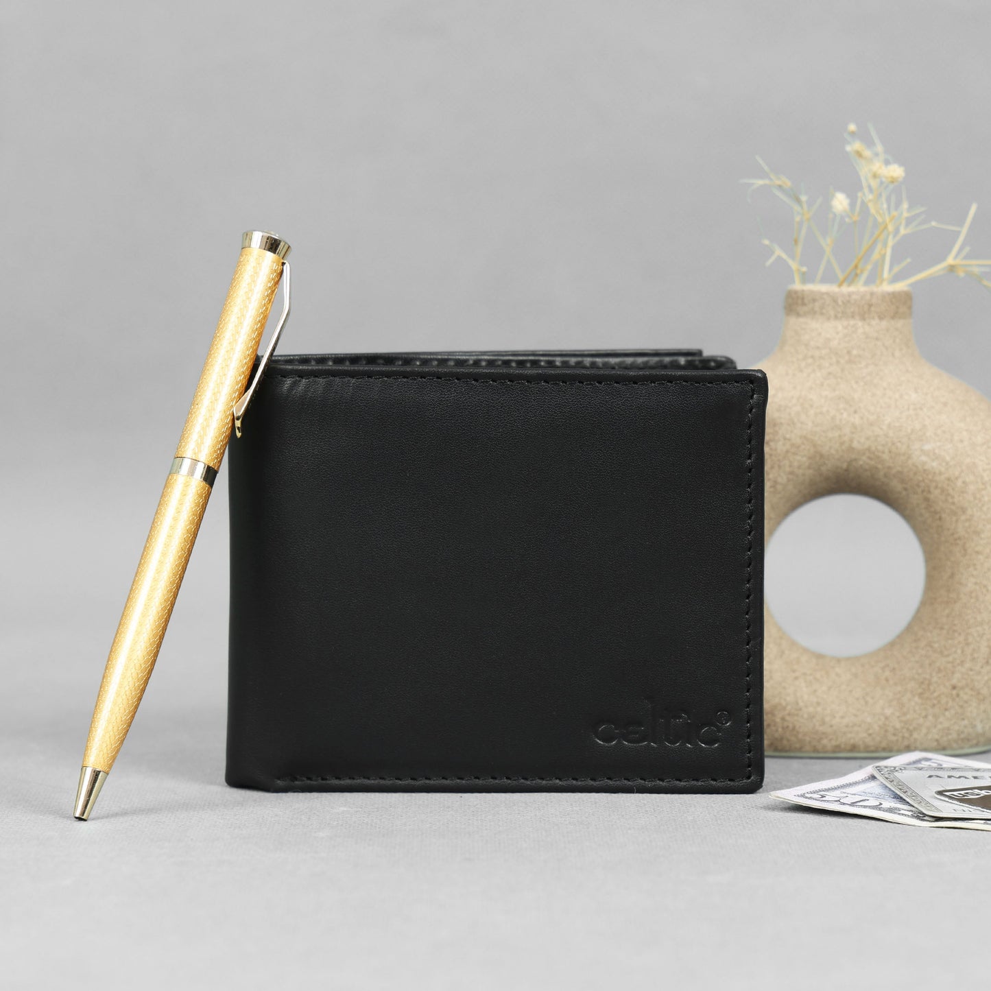 Men’s Black Bi-Fold Wallet with Visible Card Slots Art: LA-1436