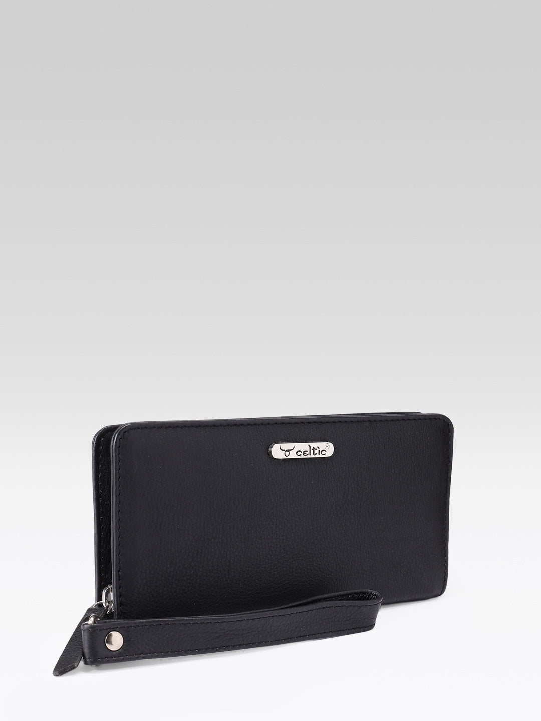 Stylish Ladies Black Clutch- Timeless Elegance and Versatility