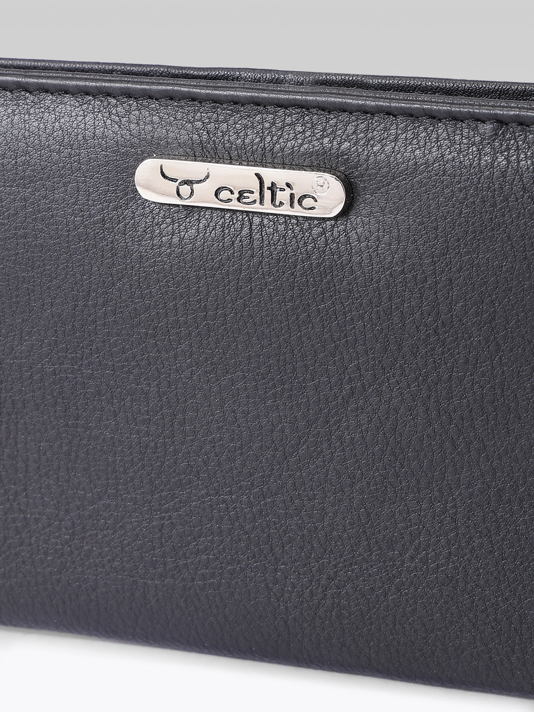 Stylish Ladies Black Clutch- Timeless Elegance and Versatility